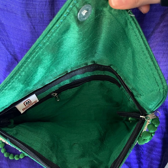 Stylist Colorful Handmade Embroidery Crossbody Bag - Picture 4 of 6